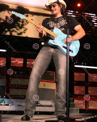 Brad Paisley & Avery Anna