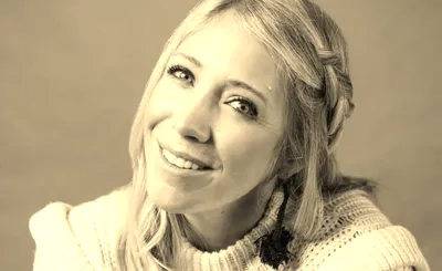 Ellie Holcomb