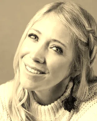 Ellie Holcomb